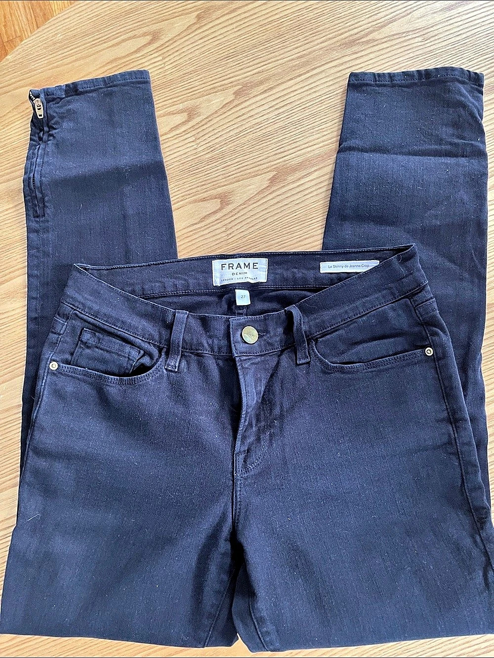 FRAME Le Skinny de Jeanne Crop Skinny Jeans in Blue